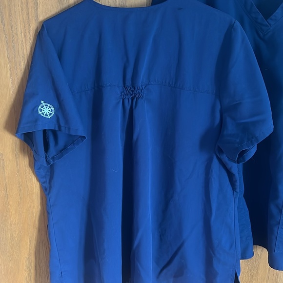 Grey”s anatomy scrub tops navy in color - Picture 4 of 5